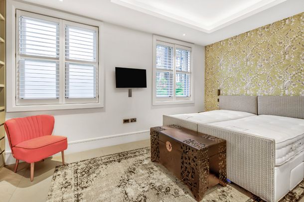 Park Walk, London, SW10 - Photo 1