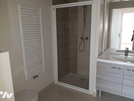 F3, RES LES HAUTS DE LA HAIE VIGNEE - Photo 3