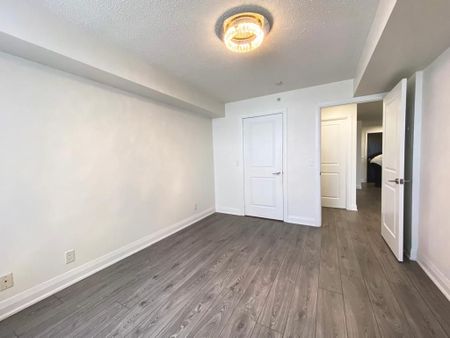 For Lease - 376 Highway 7 N/A Unit# 521, Richmond Hill, Ontario - Photo 4