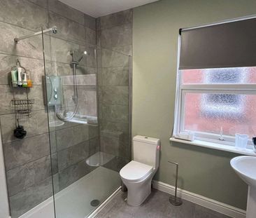 Modern Professional House Share Room 3 - Photo 1