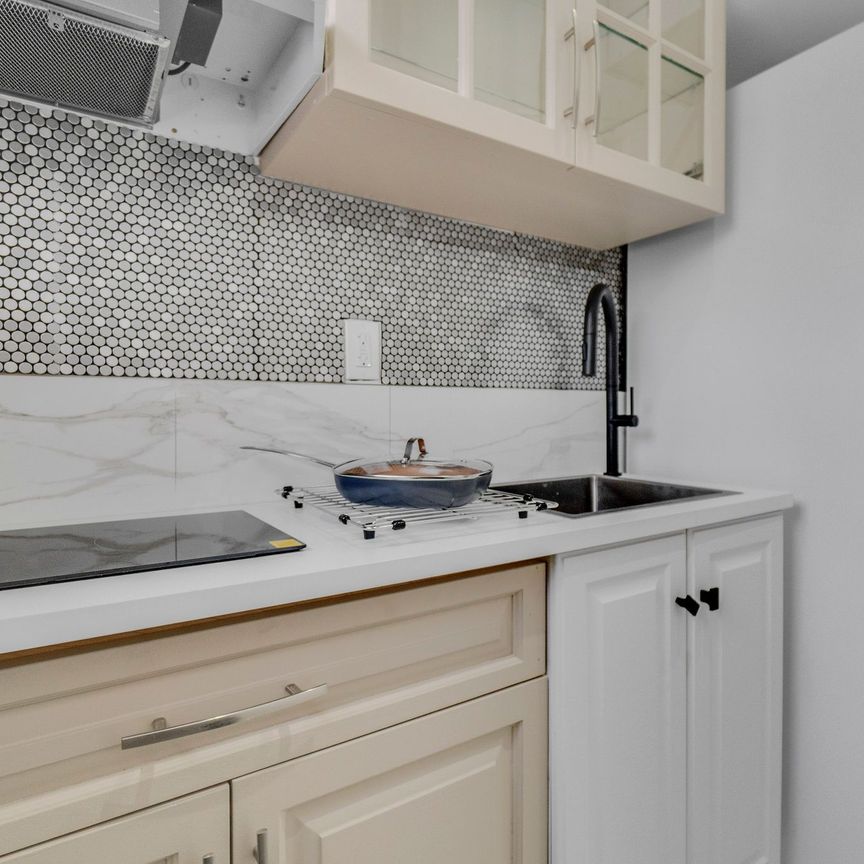 For Lease - 246 Prescott Avenue Unit# Bedroom 1, Toronto, Ontario - Photo 1