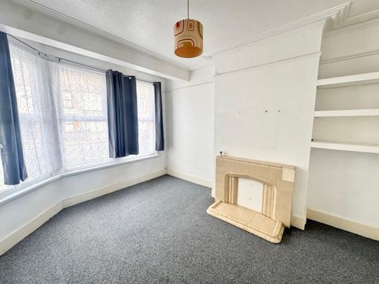 Henniker Gardens, East Ham E6, Property for rent - Photo 1