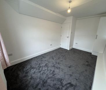 2 bedroom semi-detached house to rent - Photo 6