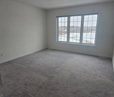 For Lease - 86 Sutcliffe Drive, Whitby, Ontario - Photo 5