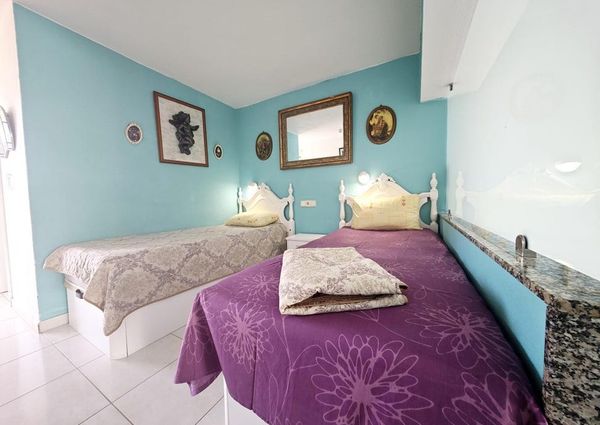 Puerto Rico, Canary Islands 35130