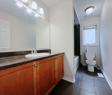 For Lease - 52 Sundragon Way, Barrhaven, Ontario - Photo 4