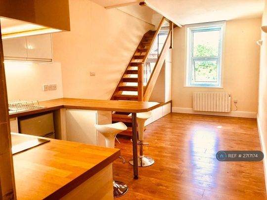 1 bedroom flat to rent - Photo 1