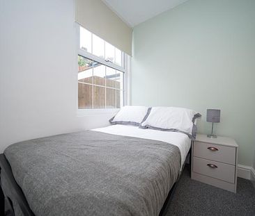 Student Apartment 3 bedroom, Broomhall, Sheffield - Photo 3