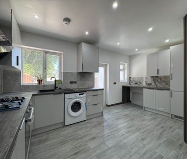 Guide Price £2,650 pcm - Available Now - Part Furnished - Photo 3