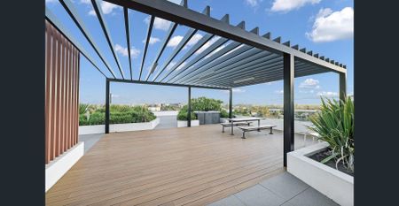 Stunning Furnished Apartment With Water Views - Photo 2