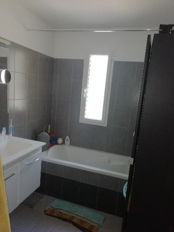 Location Appartement 4 pièces 79m² ST MAXIMIN LA STE BAUME 83470 - Photo 5