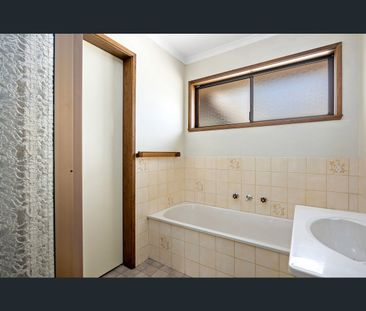 unit 5/69 MacKenzie St W, Golden Square, Vic 3555 - Photo 4