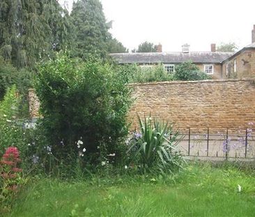 3 bedroom terraced house to rent - Photo 6