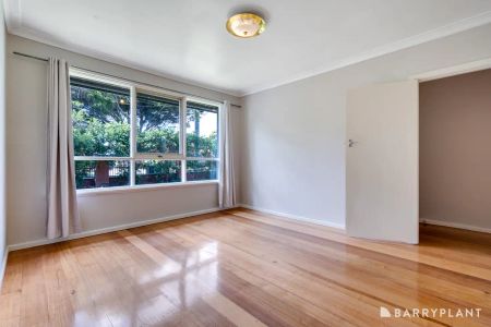 109 The Fairway, Kingsbury VIC 3083 - Photo 3