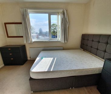 5 Bed Student Accommodation - Photo 1