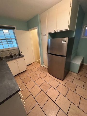 For Lease - 52 Bruce Street Unit# Unit # 2 ( Backside ), Kitchener, Ontario - Photo 5