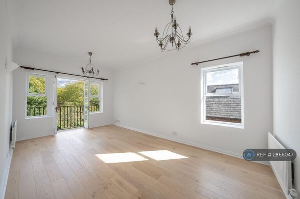 2 bedroom flat to rent - Photo 1