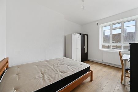 4 Bed Flat, Phipps House, W12 - Photo 4