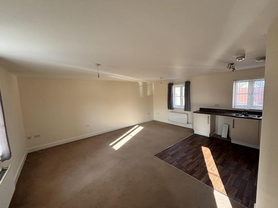 2 bedroom coach house to rent - Photo 1