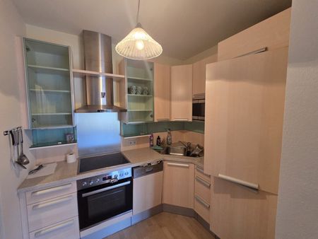 Hochwertig eingerichtete Wohnung mit französischem Balkon - Photo 3