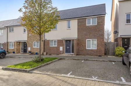 3 bedroom end of terrace house to rent - Photo 2