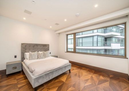 Crown Square - Photo 4