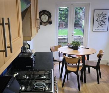 1 bedroom in a house share to rent - Photo 3
