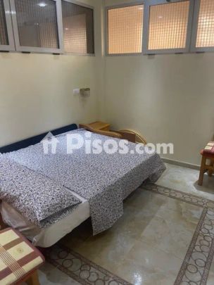 Piso en alquiler en Playa de los Locos - Foto 1