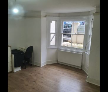 2 Bed Flat, Loveridge Road, NW6 - Photo 2