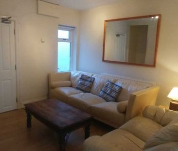 5 Bed - Granby Gardens, Reading - Photo 4