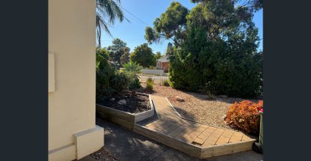 4 Bedroom House in Elizabeth Downs - Photo 4