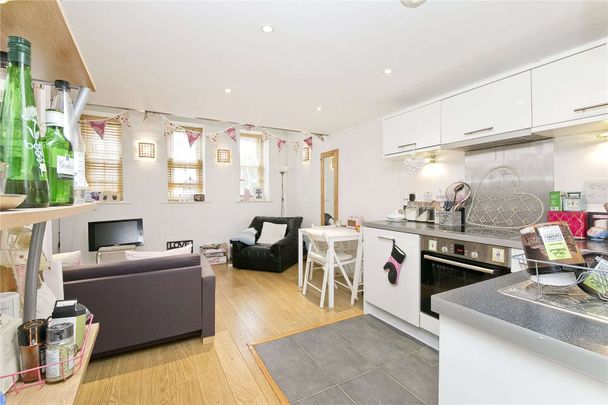 Tollington Road, London, N7 6DW - Photo 1