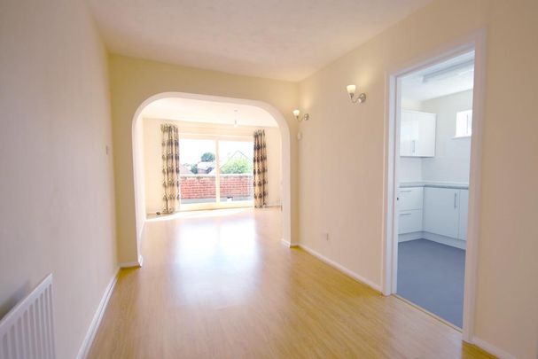 3 bedroom maisonette to rent - Photo 1