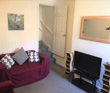 7 Leslie Road - Photo 3