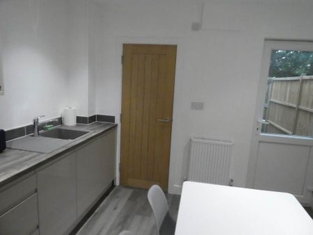 2 bedroom house share to rent - Photo 5