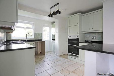 5 bedroom property to rent in Gravesend - Photo 5