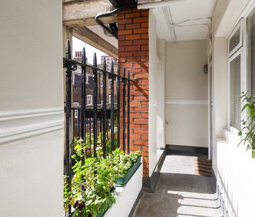 1 Bed Flat, Rashleigh House, WC1H - Photo 3