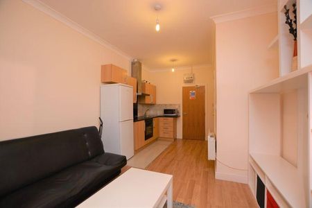 Studio to rent - Photo 2