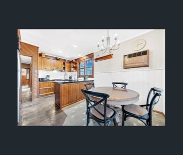 Large Family Home! - Photo 6