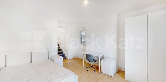A modern and well-presented two-bedroom flat ideally located on Milton Road, Acton Central - Photo 2