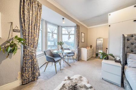 3 bedroom apartment to rent - Photo 5