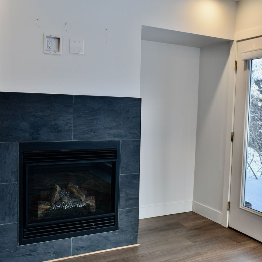 For Lease - 3-103 Tree Tops Lane, Huntsville, Ontario - Photo 1