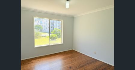 3 Bedroom House in the Heart of The Entrance - Photo 4