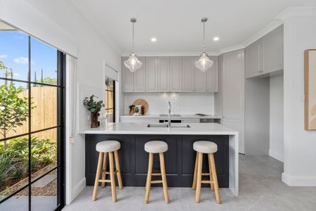 4 Bedroom townhouse available Now - Photo 4