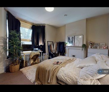 5 bedroom semi-detached house to rent - Photo 2