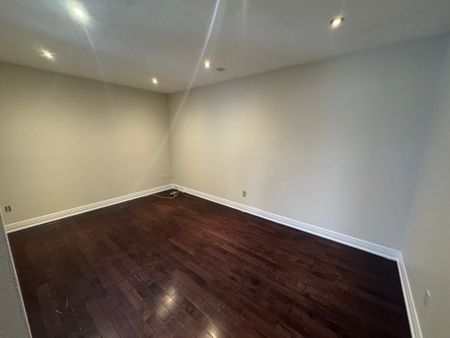 For Lease - 1200 Maple Gate Unit# Main, Pickering, Ontario - Photo 4