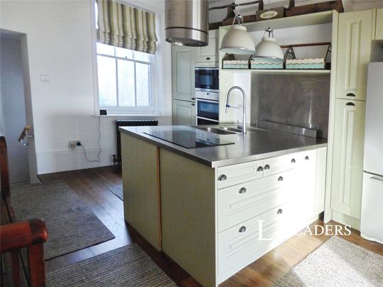 2 bedroom flat to rent - Photo 1