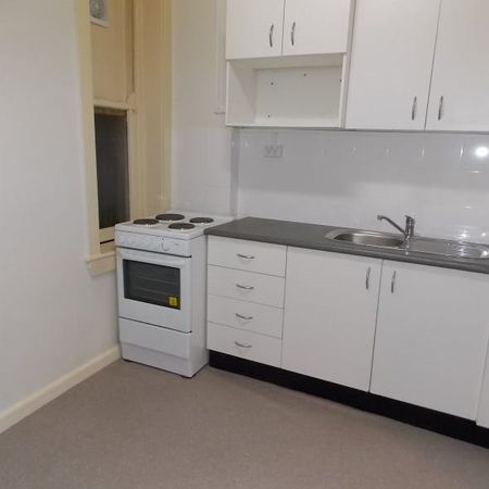 Modern Inner-City Living 2-Bedroom Apartment in Potts Point - Photo 3