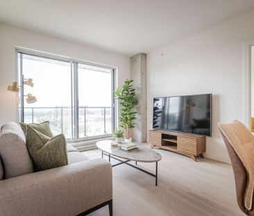 2255 Boulevard Daniel-Johnson, Laval, QC - Photo 4