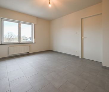 Ruim tweeslaapkamerappartement in het centrum van Izegem - Photo 6